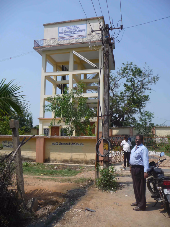 Moris next to Annai Nagar's 150,000 Iitres overhead water tank