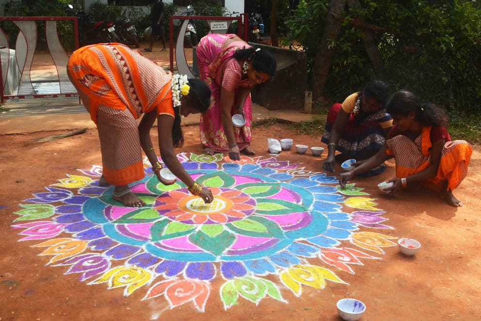 Making a Pongal Kolam