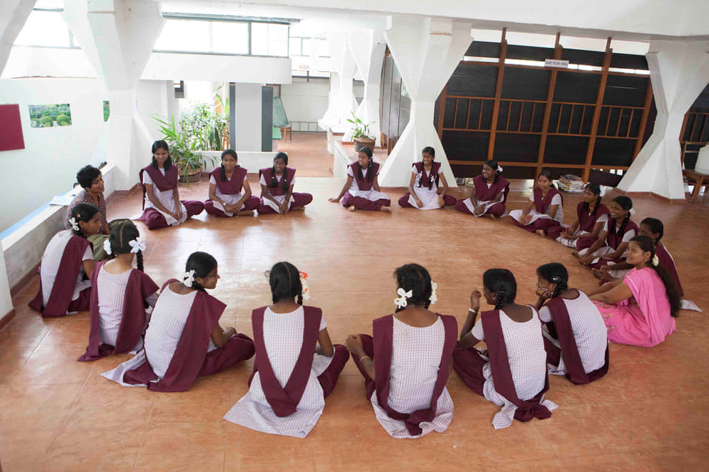 Conducting a programme on reproductive health