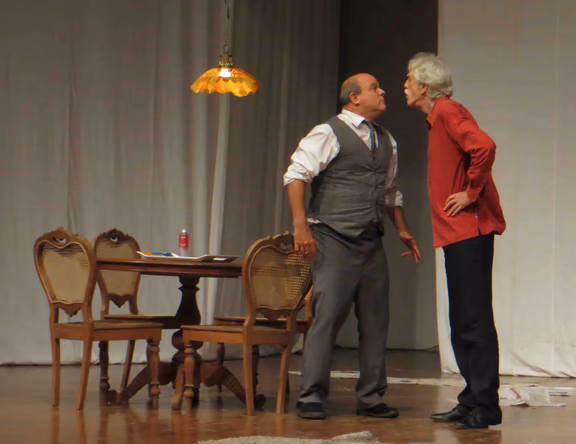 A scene from 'The odd Couple': Felix (played by Krishna) and Oscar (played by Otto) in disagreement