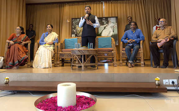 From left: Dr. Nirima Oza, Dr. Jayanti Ravi (secretary), Shri Ravindra Narayana  Ravi (Chairman), Shri Aravindan Neelakandan, Prof. Goutam Ghosal